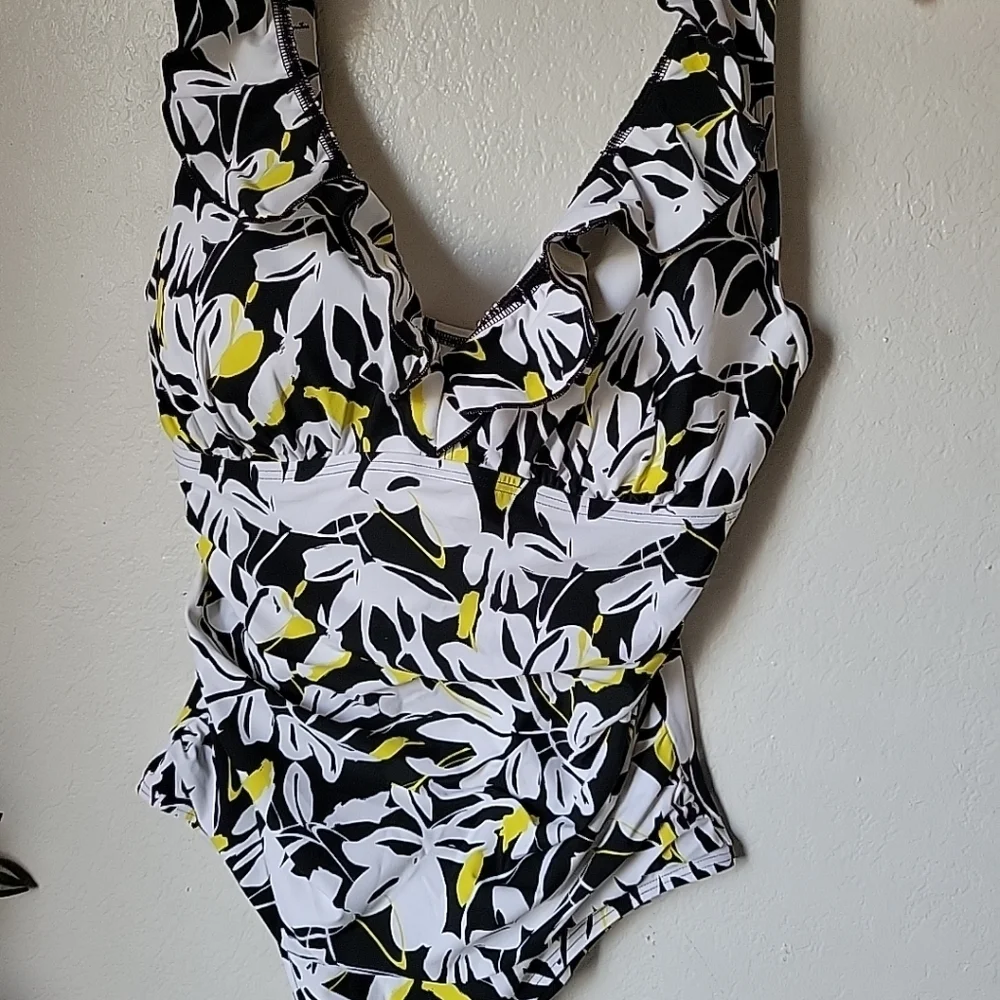 DKNY  Women Floral  Piece Swimsuit - Black, White, Yellow Size XL